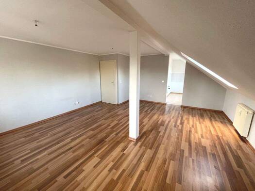 Wohnung zur Miete 425 € 3 Zimmer 62,1 m² Geschoss 3/4 frei ab sofort Schönau Schönau 09116