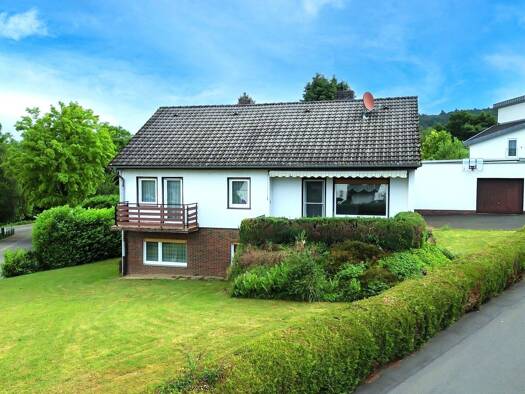 Einfamilienhaus zum Kauf 490.000 € 7 Zimmer 141 m² 1.013 m² Grundstück frei ab sofort Lieblos Gründau 63584