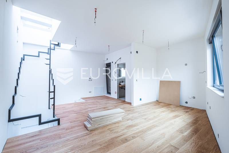 Wohnung zum Kauf 319.116 € 2 Zimmer 76 m²<br/>Wohnfläche Senonina ulica Donji grad 10000