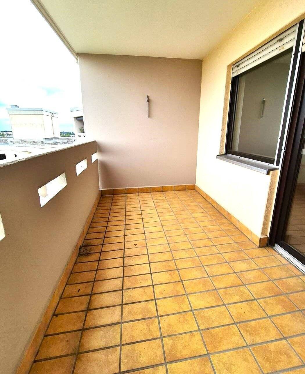 Property thumbnail 6