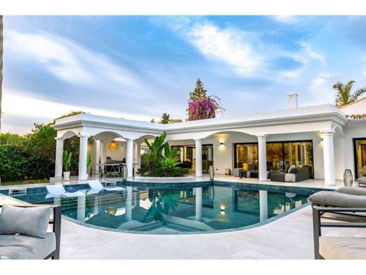 Chalet zur Miete 5 Zimmer 436 m² 1.130 m² Grundstück Estepona 29688