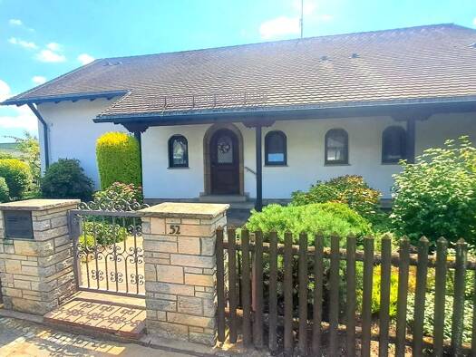 Einfamilienhaus zum Kauf 940.000 € 5,5 Zimmer 149,9 m² 701 m² Grundstück frei ab sofort Hermannstädter Straße 52 Poppenreuth Fürth 90765