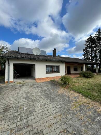 Bungalow zum Kauf 289.500 € 5 Zimmer 150 m² 1.090 m² Grundstück frei ab sofort Rückertshof 14 Rückertshof Ursensollen 92289