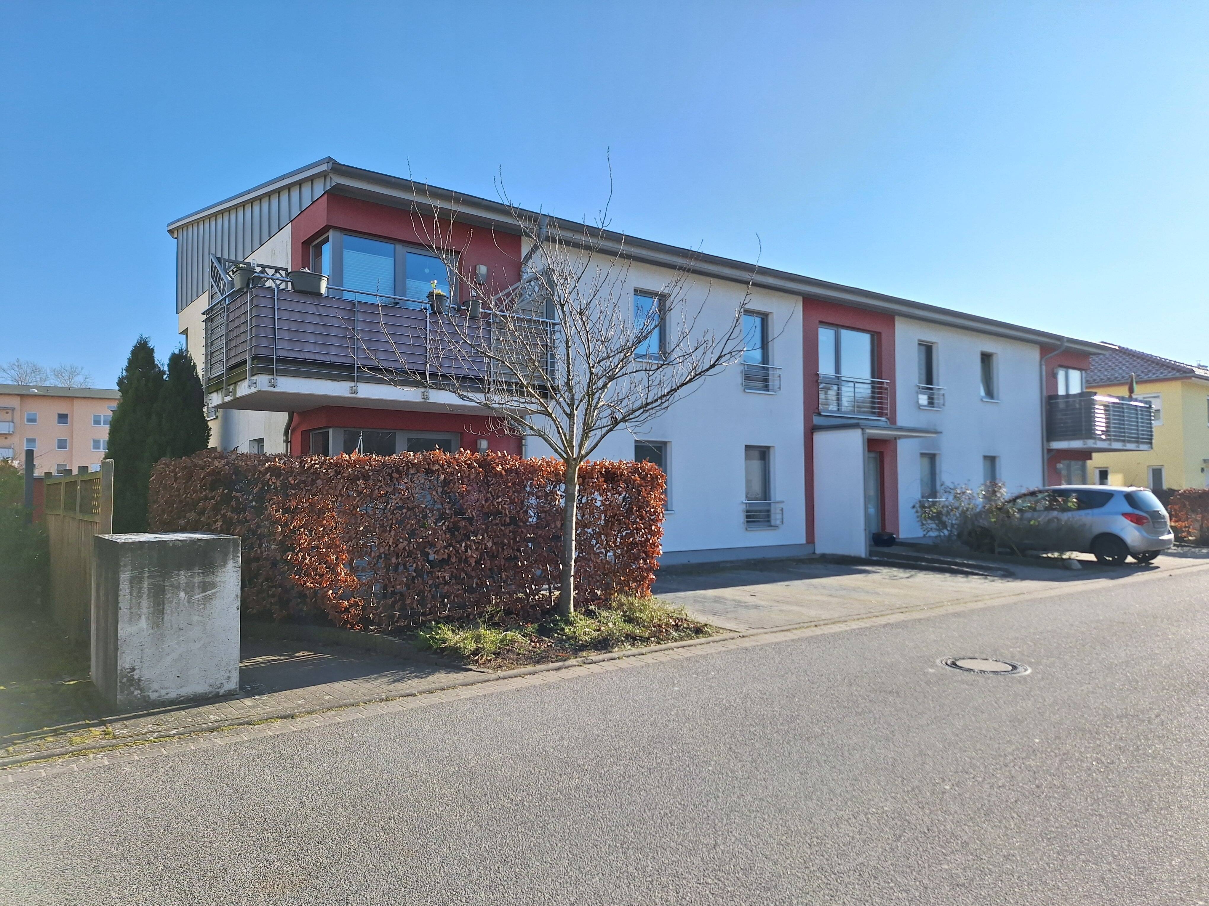 Wohnung zum Kauf 298.000 € 3 Zimmer 84,4 m²<br/>Wohnfläche 1.<br/>Geschoss 01.04.2025<br/>Verfügbarkeit Südstadt Greifswald 17491