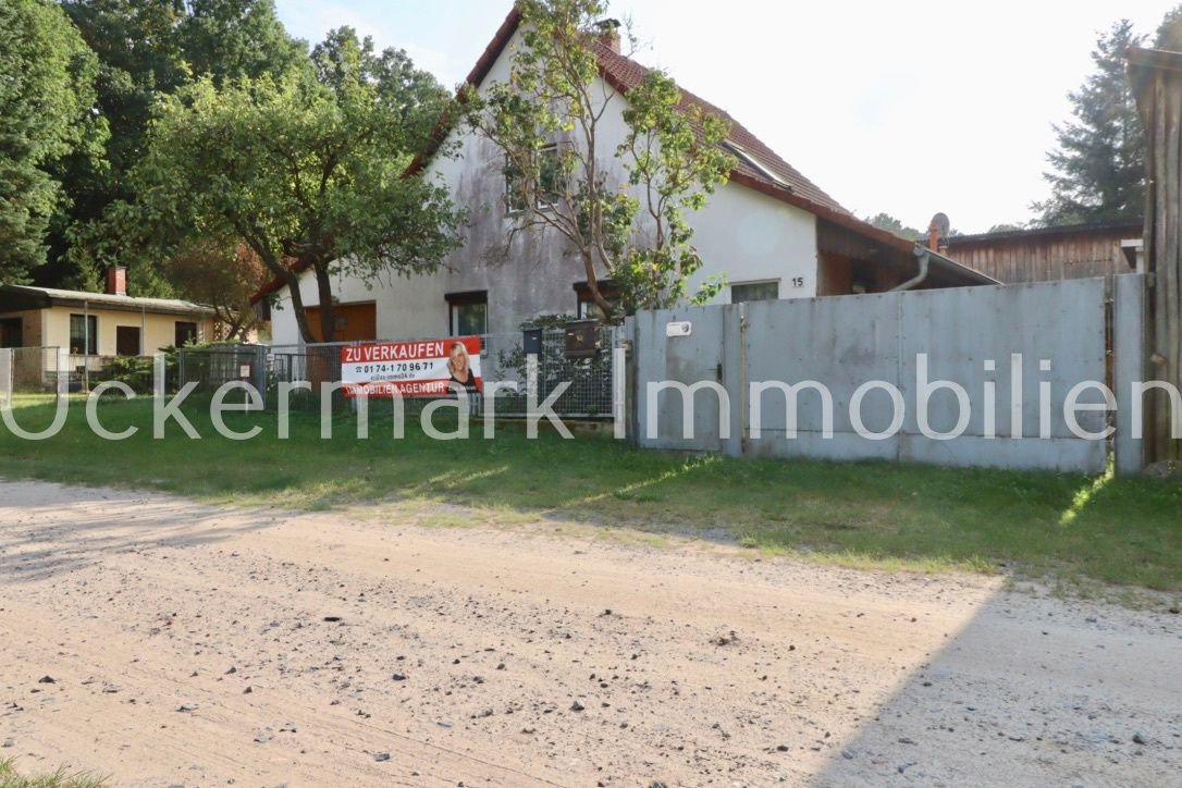 Einfamilienhaus zum Kauf 169.000 € 4 Zimmer 90 m²<br/>Wohnfläche 1.250 m²<br/>Grundstück ab sofort<br/>Verfügbarkeit Marienwerderweg 15 Klandorf Schorfheide 16244