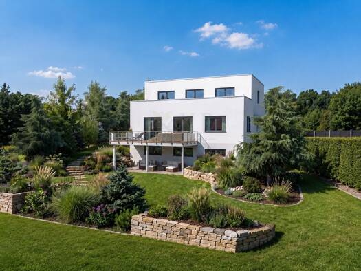 Einfamilienhaus zum Kauf 1.830.000 € 7 Zimmer 210 m² 2.276 m² Grundstück Langenhain Hofheim am Taunus 65719