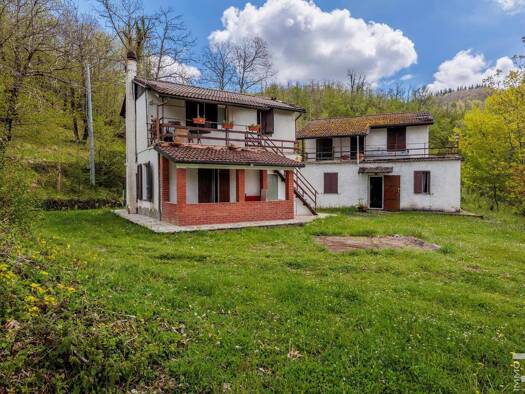 Bauernhaus zum Kauf 170.000 € 5 Zimmer 200 m² 2.000 m² Grundstück frei ab sofort Careggine 55030