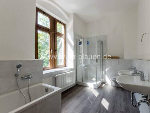 Wohnung zur Miete 460 € 2 Zimmer 92 m² 1. Geschoss frei ab sofort Kasernenstraße 1 Westend Plauen 08523