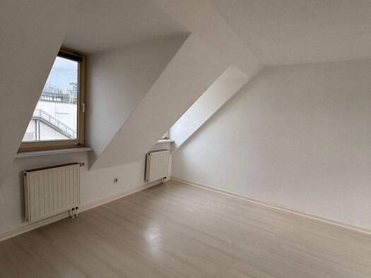 Wohnung zur Miete 600 € 3 Zimmer 92,2 m² EG frei ab sofort Robert-Fischer-Straße 10 Innenstadt Gera 07545