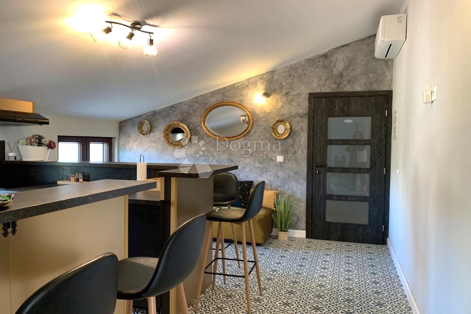 Wohnung zum Kauf 350.000 € 4 Zimmer 76 m²<br/>Wohnfläche 2.<br/>Geschoss Rovinj center 52210