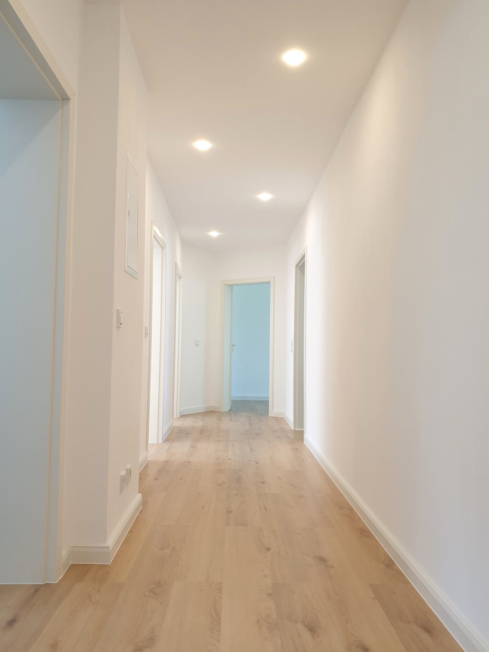 Wohnung zur Miete 695 € 4 Zimmer 100 m²<br/>Wohnfläche 1.<br/>Geschoss ab sofort<br/>Verfügbarkeit Aue 08280