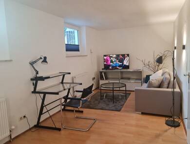Wohnung zur Miete 1.300 € 2 Zimmer 42 m² frei ab sofort Englschalking München 81929