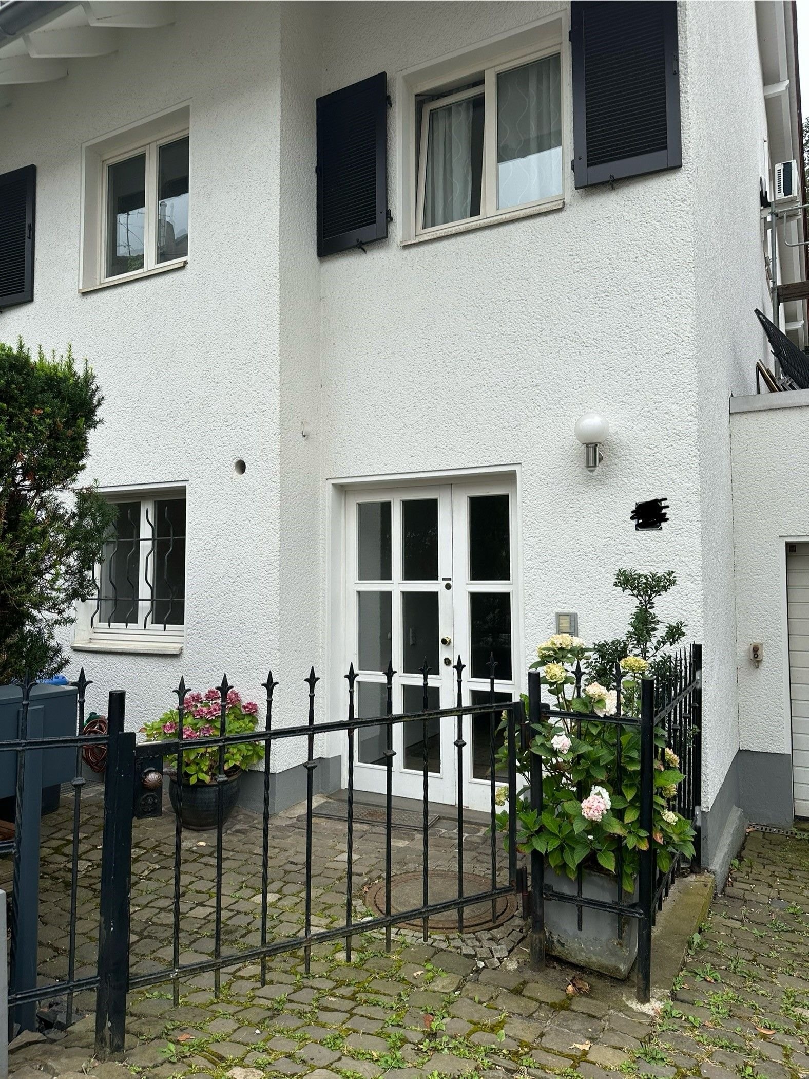 Terrassenwohnung zur Miete 1.400 € 3 Zimmer 84 m²<br/>Wohnfläche EG<br/>Geschoss ab sofort<br/>Verfügbarkeit Benrather Schlossallee Benrath Düsseldorf 40597