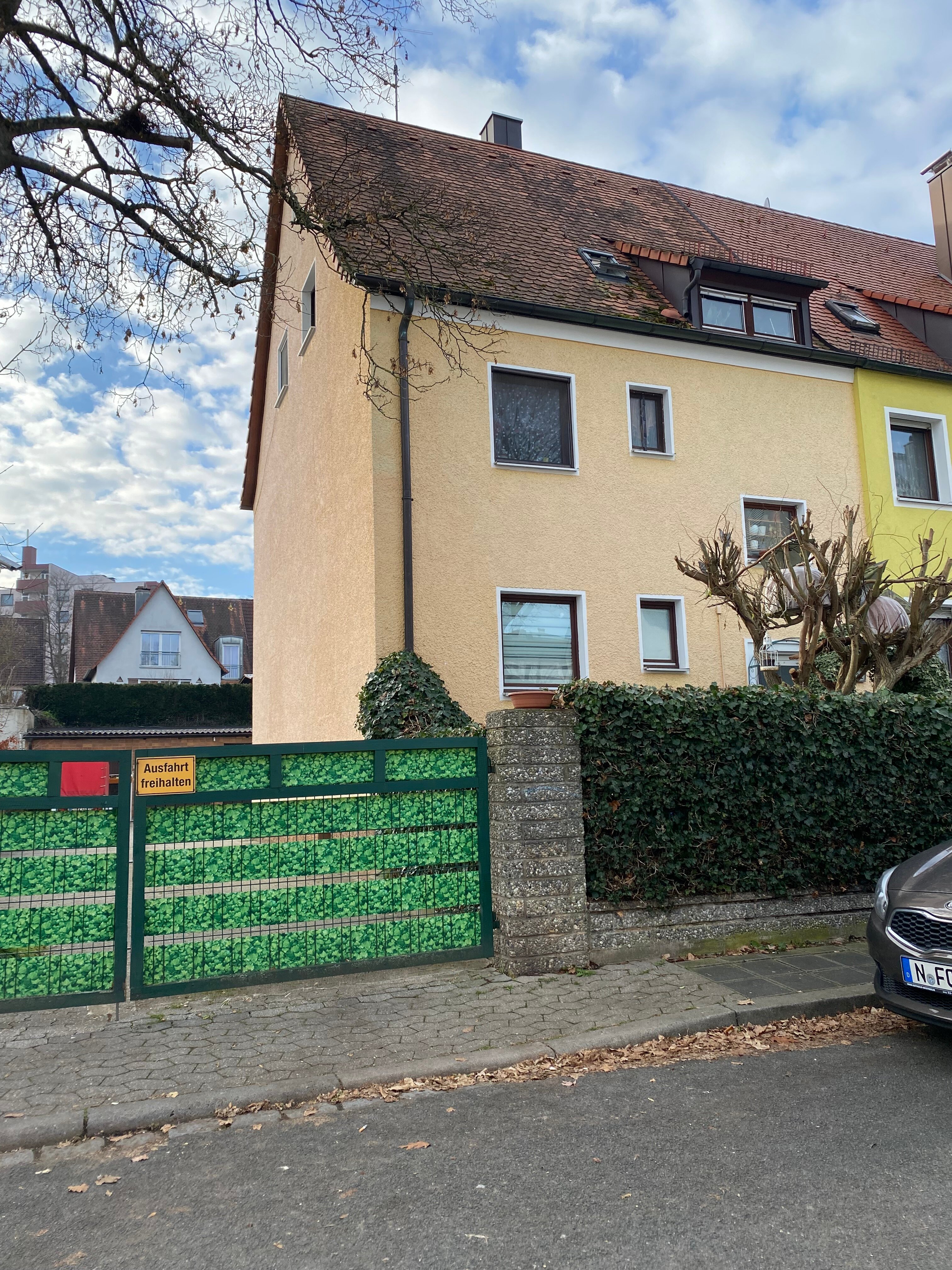 Haus zum Kauf 387.000 € 7 Zimmer 148 m²<br/>Wohnfläche 430 m²<br/>Grundstück Zirndorf Zirndorf 90513