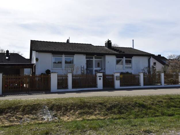 Bungalow zum Kauf 458.000 € 6 Zimmer 159 m² 571 m² Grundstück frei ab 01.07.2026 Am Hirtenanger 17 Röthenbach Altdorf bei Nürnberg 90518