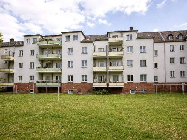 Wohnung zur Miete 274 € 2 Zimmer 52,9 m² Reinsdorfer Straße 70 Südvorstadt Plauen 08527