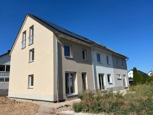 Reihenhaus zur Miete 2.385 € 6 Zimmer 120 m² 298 m² Grundstück frei ab 01.11.2026 Neptunstraße 12 Niederndorf Herzogenaurach 91074