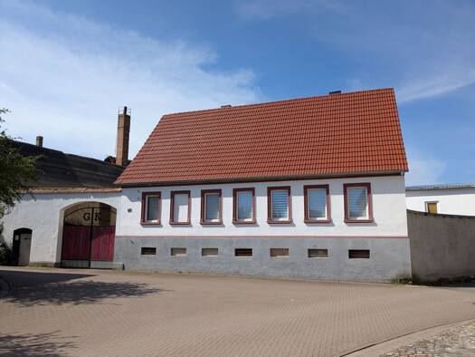 Haus zum Kauf 205.000 € 4 Zimmer 240 m² 2.000 m² Grundstück frei ab sofort Im Winkel 11a Atzendorf Staßfurt 39443