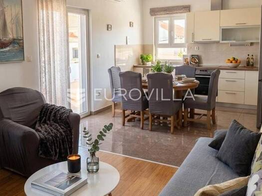Wohnung zur Miete 800 € 2 Zimmer 100 m² 1. Geschoss Kastel Novi Kastela