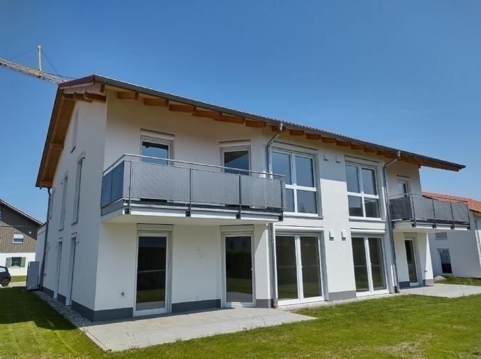 Wohnung zur Miete 940 € 3 Zimmer 87 m²<br/>Wohnfläche EG<br/>Geschoss ab sofort<br/>Verfügbarkeit Akazienweg 13 Ering Ering 94140