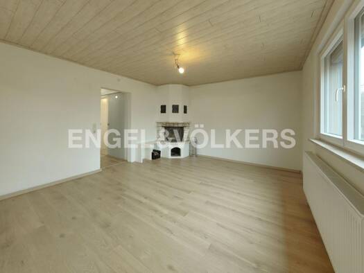 Einfamilienhaus zum Kauf 375.000 € 6 Zimmer 140 m² 1.033 m² Grundstück Röthlein 97520