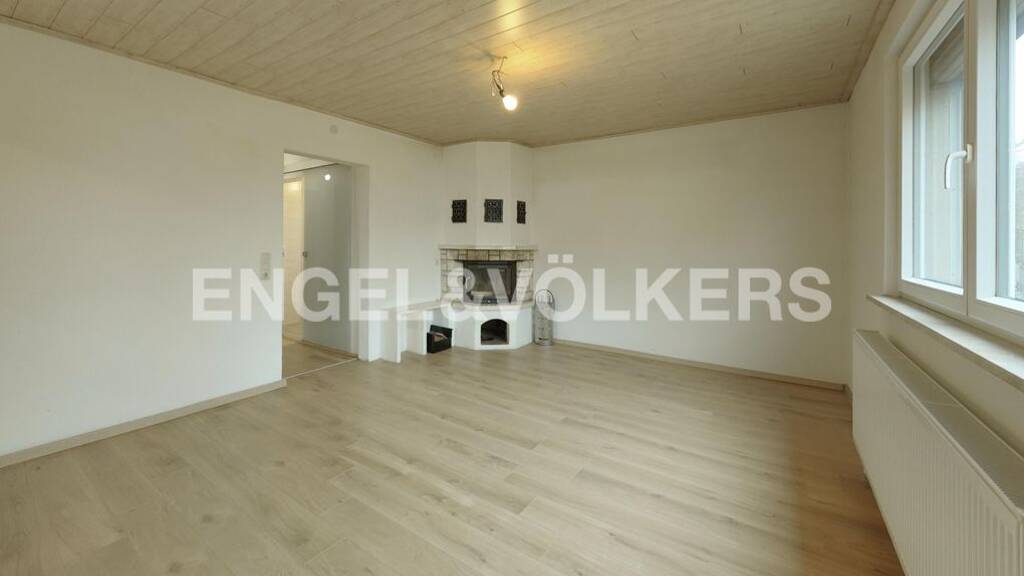 Einfamilienhaus zum Kauf 375.000 € 6 Zimmer 140 m² 1.033 m² Grundstück Röthlein 97520