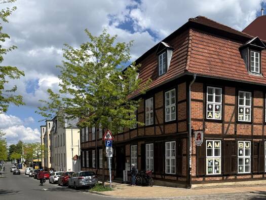 Wohnung zur Miete 830 € 2,5 Zimmer 87 m² frei ab sofort Taubenstr. 19 Schelfstadt Schwerin 19055