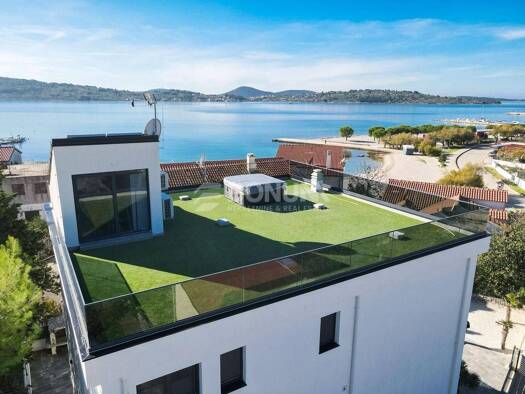 Einfamilienhaus zum Kauf 1.290.000 € 8 Zimmer 400 m² Srima, Vodice Vodice 22211
