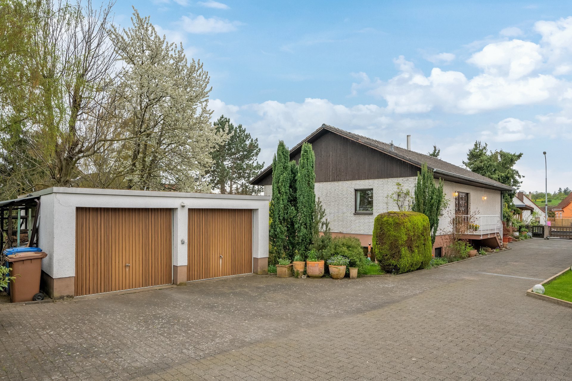 Einfamilienhaus zum Kauf 598.000 € 6 Zimmer 210,5 m²<br/>Wohnfläche 533 m²<br/>Grundstück Wisselsheim Bad Nauheim 61231