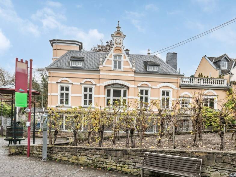 Mehrfamilienhaus zum Kauf 698.000 € 8 Zimmer 218,2 m² 529 m² Grundstück Unkel Unkel 53572