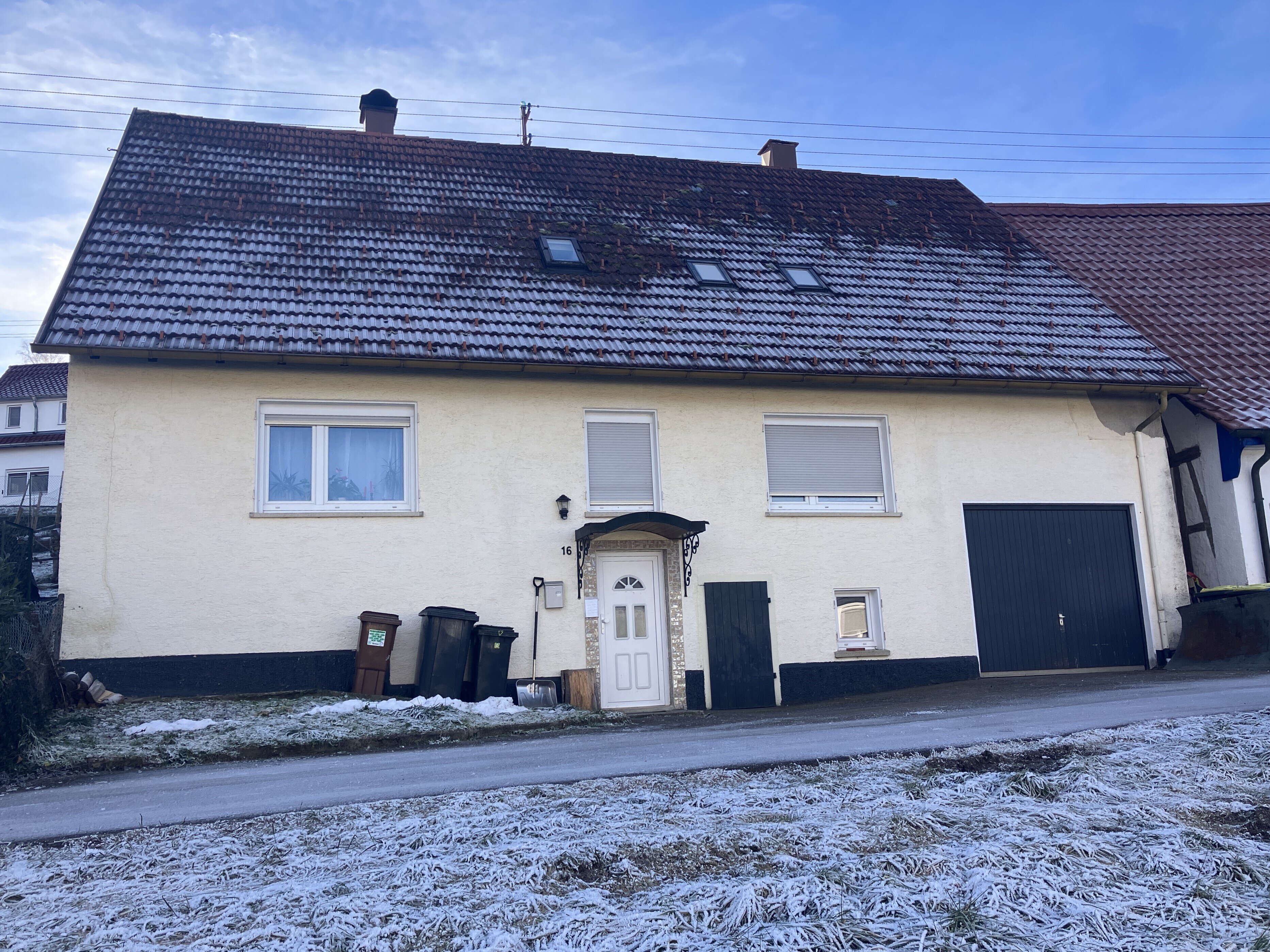 Einfamilienhaus zum Kauf 159.000 € 4 Zimmer 98 m²<br/>Wohnfläche 1.025 m²<br/>Grundstück Wehingen 78564