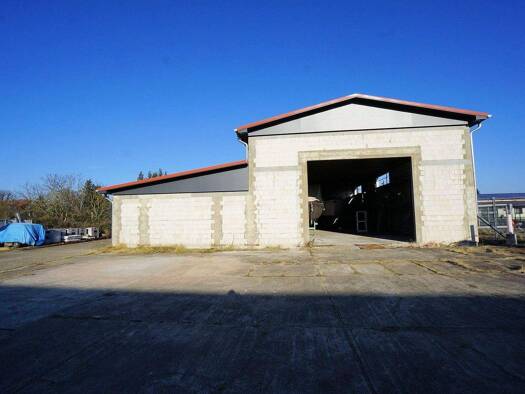 Freifläche zur Miete - Erstbezug 4.500 € 450 m² Lagerfläche teilbar ab 200 m² Grüner Weg 1 Jeserig Groß Kreutz (Havel) 14550