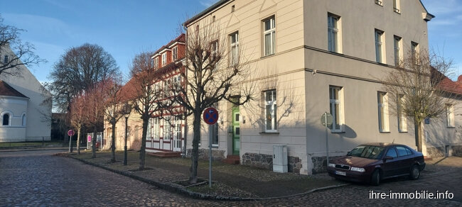 Mehrfamilienhaus zum Kauf als Kapitalanlage geeignet 450.000 € 16 Zimmer 529 m²<br/>Wohnfläche 510 m²<br/>Grundstück Friesack Friesack 14662