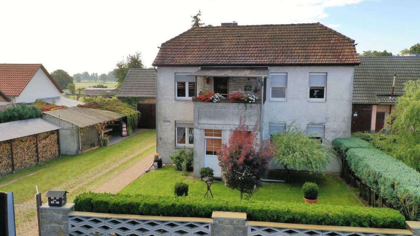 Immobilie in Heidesee - 2 FH in Heidesee OT Friedersdorf - gepflegt - mit Garagen, Werkstatt, gr.Nebengegäube -  - Bild 1