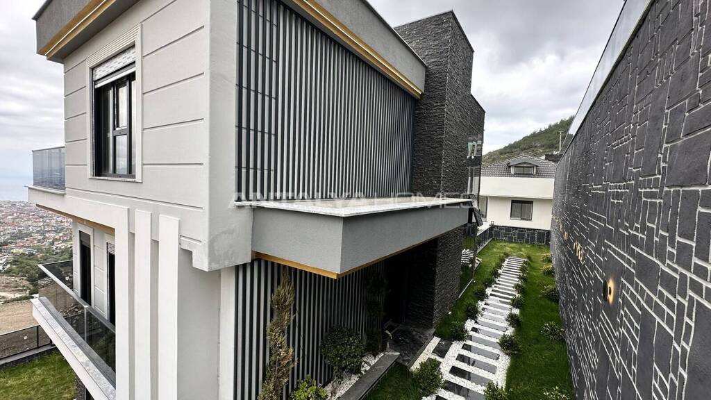 Einfamilienhaus zum Kauf 1.650.000 € 7 Zimmer 280 m² 500 m² Grundstück Antalya 07400