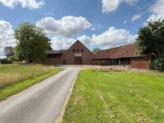 Haus zum Kauf 275.000 € 7 Zimmer 170 m² 10.080 m² Grundstück Arrenkamp Stemwede 32351
