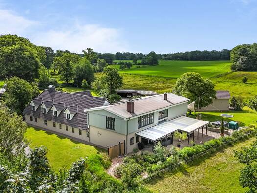 Haus zum Kauf 949.000 € 13 Zimmer 339,2 m² 4.872 m² Grundstück Hennstedt Hennstedt 25779