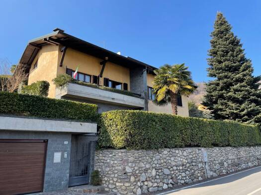Villa zum Kauf 420.000 € 8,5 Zimmer 250 m² 695 m² Grundstück frei ab sofort Cadegliano Viconago 21031