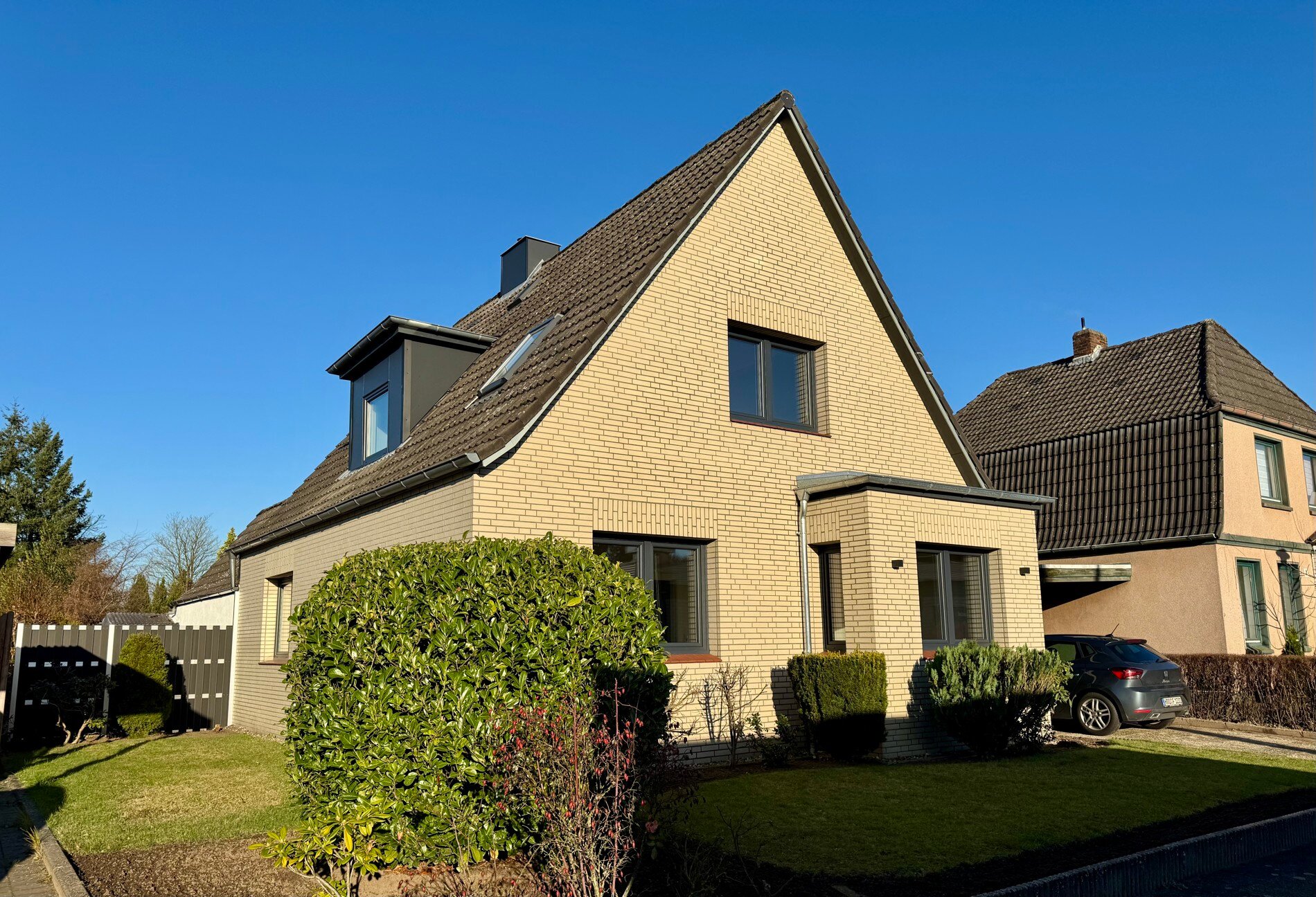 Einfamilienhaus zur Miete 1.400 € 6,5 Zimmer 130 m²<br/>Wohnfläche 945 m²<br/>Grundstück Wittorf Neumünster / Wittorf 24539