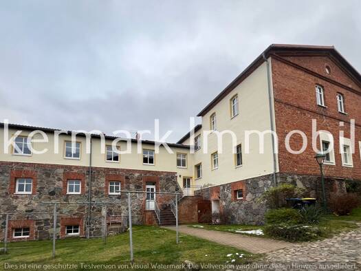 Mehrfamilienhaus zum Kauf als Kapitalanlage geeignet 449.000 € 412 m² 1.490 m² Grundstück Am Gutshof 12 Boitzenburg Boitzenburger Land 17268