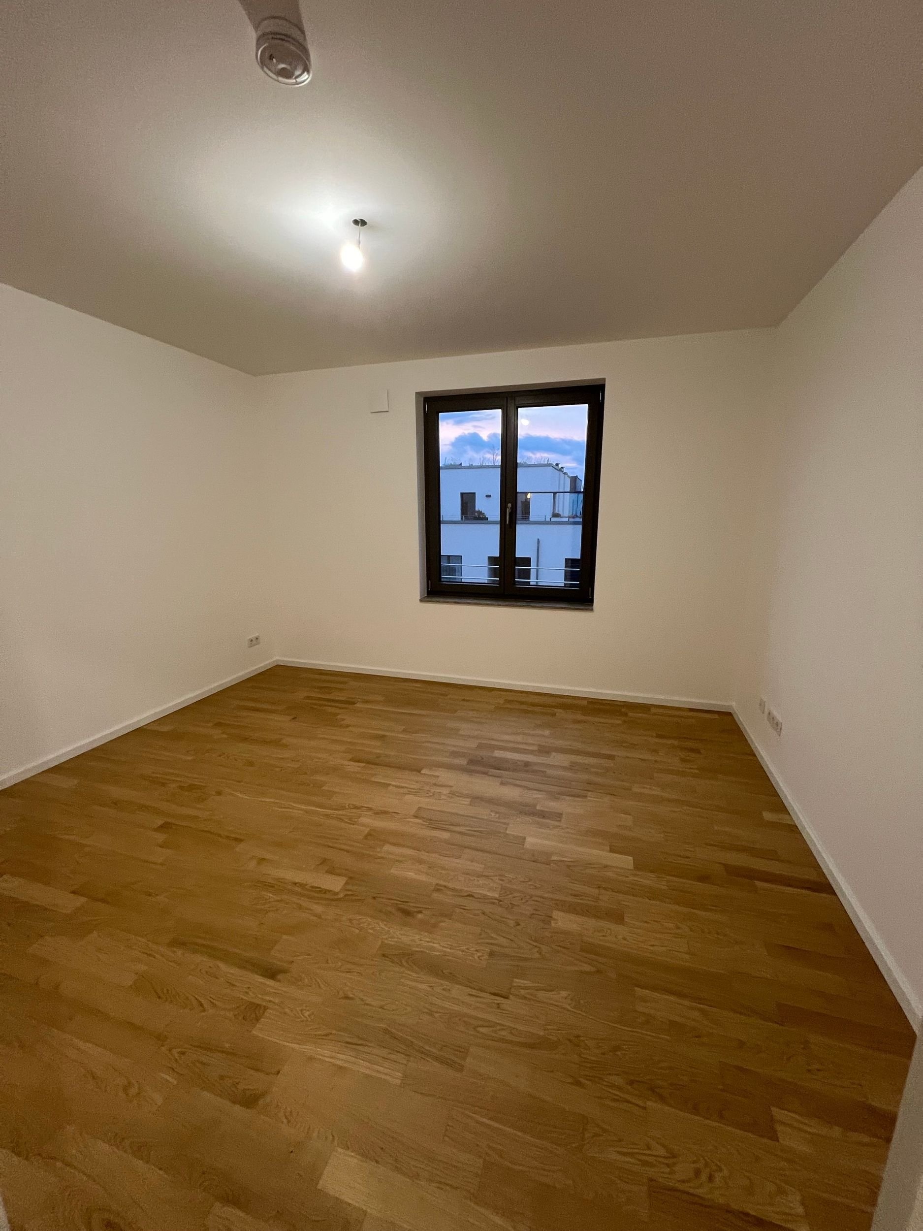 Wohnung zur Miete 1.256,35 € 4 Zimmer 91,8 m²<br/>Wohnfläche 2.<br/>Geschoss 15.11.2024<br/>Verfügbarkeit Rosa-Kempf-Straße 8 Kasernen West Bamberg 96052