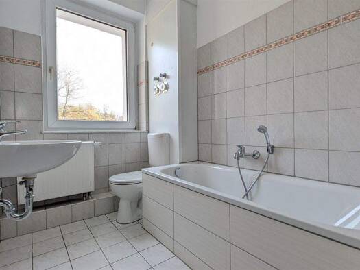 Wohnung zur Miete 420 € 2 Zimmer 57,3 m² 1. Geschoss Grazer Straße 5 Spremberg 03130