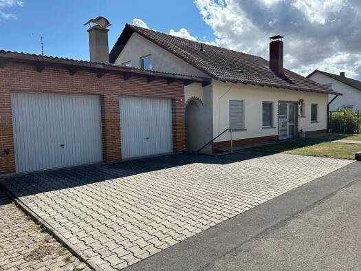 Mehrfamilienhaus zum Kauf provisionsfrei 249.000 € 8 Zimmer 204 m² 666 m² Grundstück Königheim Königheim 97953
