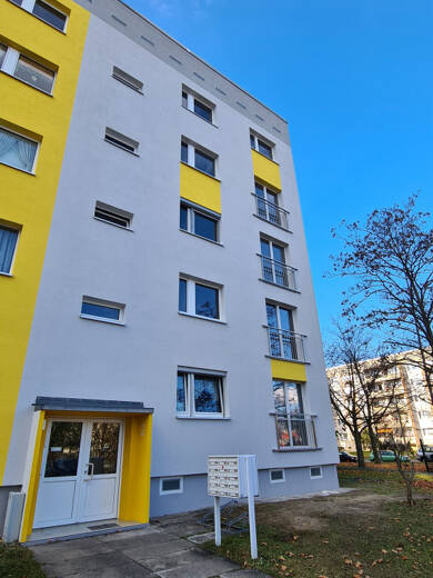 Wohnung zur Miete 330 € 3 Zimmer 64,7 m² 2. Geschoss frei ab 01.07.2025 Walter-Richter-Straße 2 Pirna Pirna 01796
