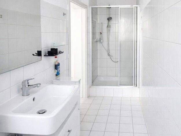 Wohnung zur Miete 390 € 2 Zimmer 59 m² EG frei ab 01.05.2026 Joliot-Curie-Str. 10 Untermhaus Gera 07548