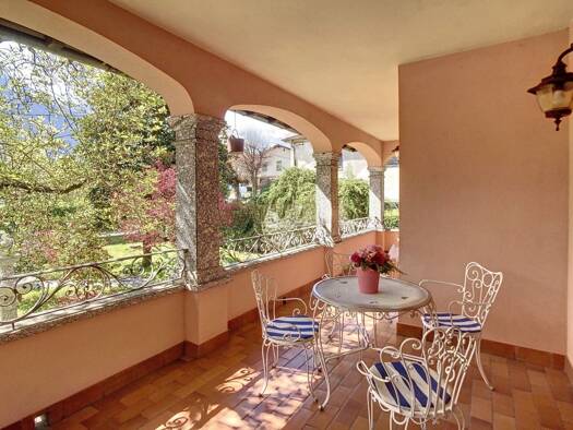 Villa zum Kauf 1.150.000 € 6 Zimmer 300 m² 1.200 m² Grundstück frei ab sofort Porlezza