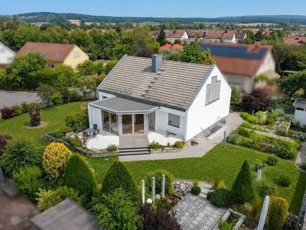 Einfamilienhaus zum Kauf 720.000 € 4 Zimmer 191,9 m² 1.035 m² Grundstück Adelsdorf 91325