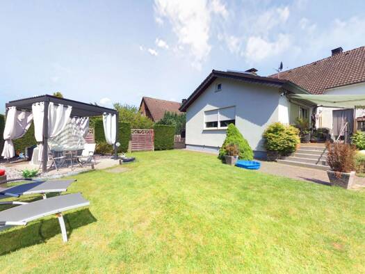 Mehrfamilienhaus zum Kauf 449.000 € 8 Zimmer 195 m² 1.215 m² Grundstück Heidenoldendorf Detmold 32758