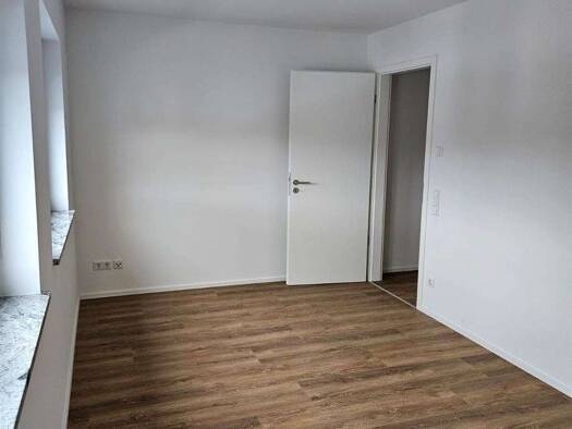 Wohnung zur Miete 1.400 € 3 Zimmer 111 m² frei ab sofort Erzgebirgsstraße 12 Waldkraiburg 84478