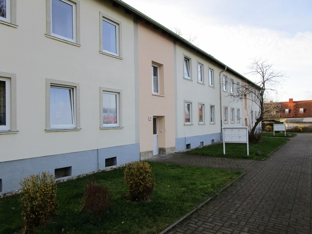 Wohnung zur Miete 350 € 3 Zimmer 62 m²<br/>Wohnfläche 1.<br/>Geschoss 01.12.2024<br/>Verfügbarkeit Gröster Nebenweg 5 Mücheln Mücheln (Geiseltal) 06249